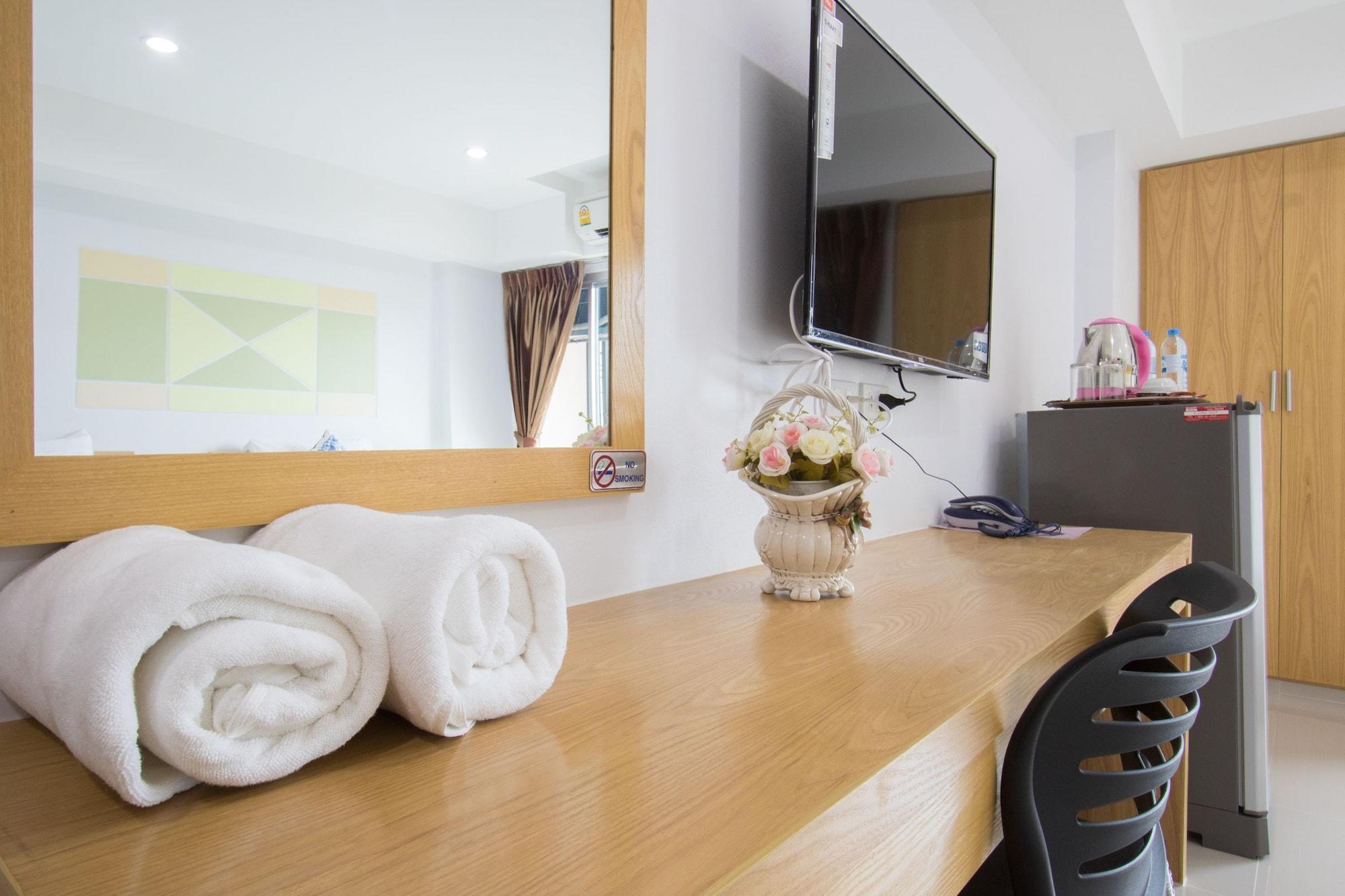 Jr Mansion On Nut Soi 25 Aparthotel Bangkok Buitenkant foto
