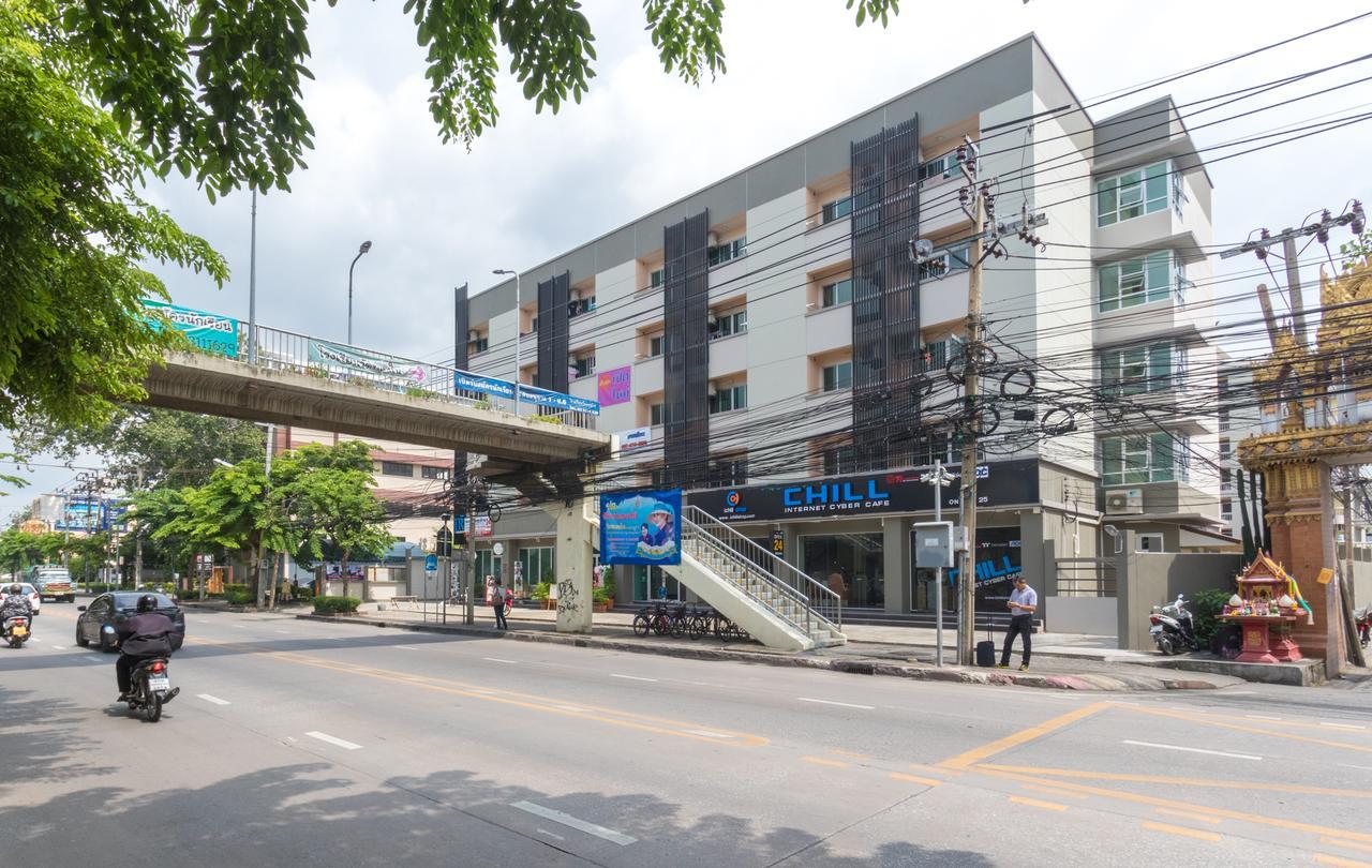 Jr Mansion On Nut Soi 25 Aparthotel Bangkok Buitenkant foto
