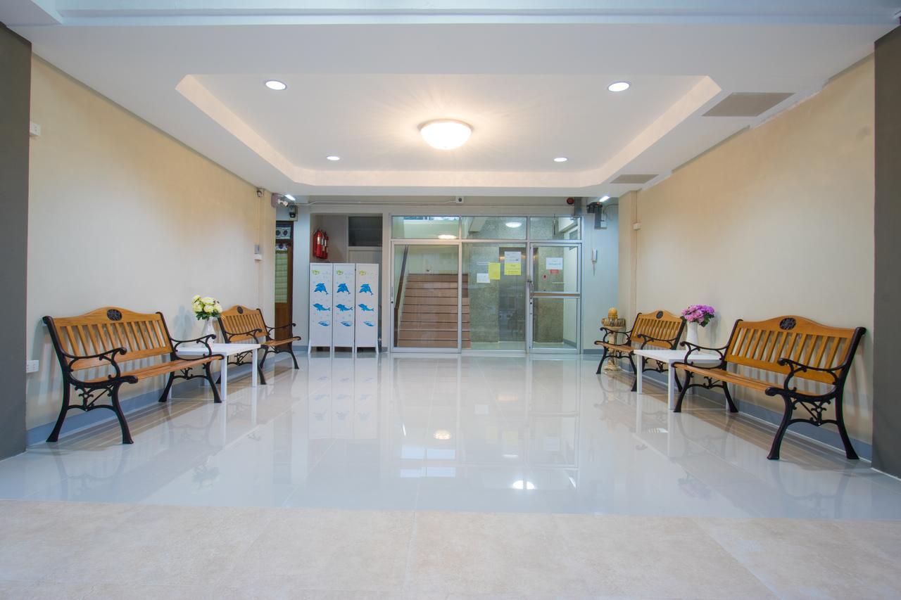 Jr Mansion On Nut Soi 25 Aparthotel Bangkok Buitenkant foto