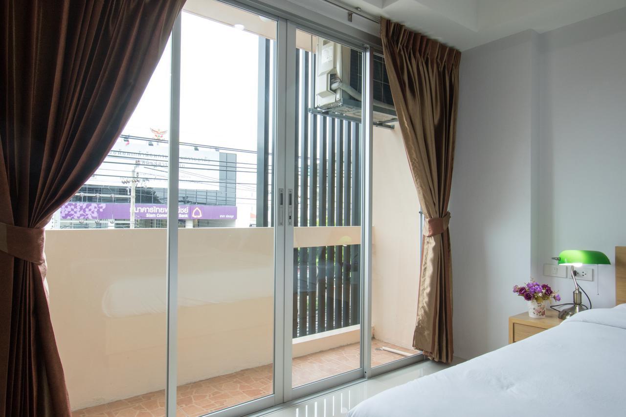Jr Mansion On Nut Soi 25 Aparthotel Bangkok Buitenkant foto